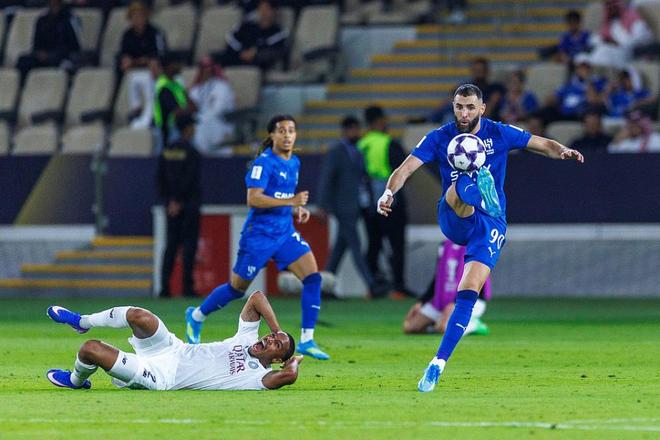 沙特豪门爆冷无缘亚冠8强！3次领先被追平+点球战出局 本泽马失点